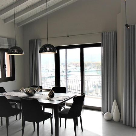 The Victoria-City Apartment Lefkada City Bagian luar foto